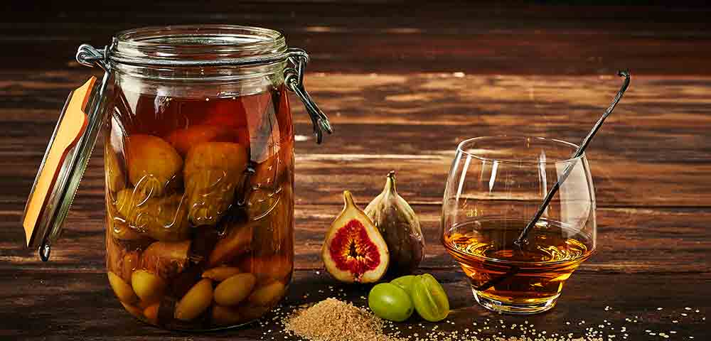 Rhum arrangé aux figues, raisins et vanille