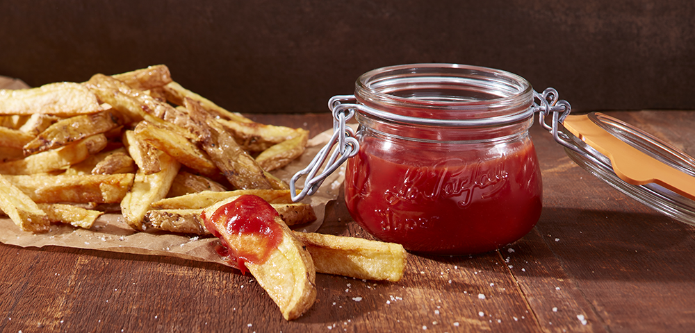 Sauce ketchup en conserve