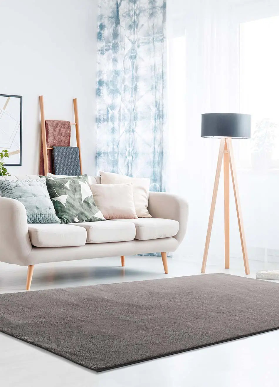 Alfombra a medida Loft Liso Antracita ambiente | Atticgo